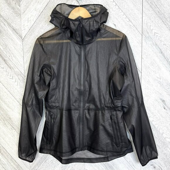 Lululemon On The Horizon Jacket Size 8 Black Rain Windbreaker Hooded Lightweight - Picture 1 of 6